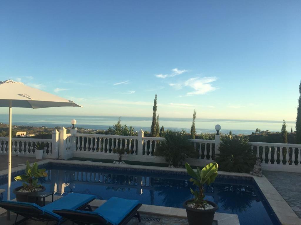 Villa Pura Vida Andalusien Algarrobo Luaran gambar